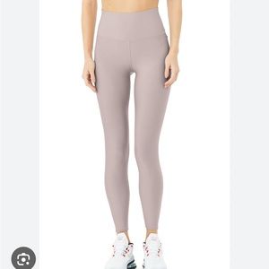 Alo 7/8 airlift legging in lavender dusk size xs